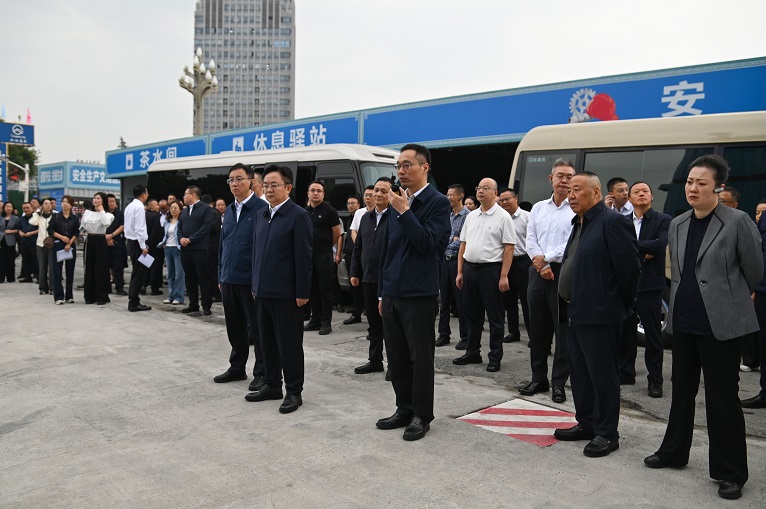 德阳市2026年三季度重大项目现场推进活动走进仟坤旭辉广场项目